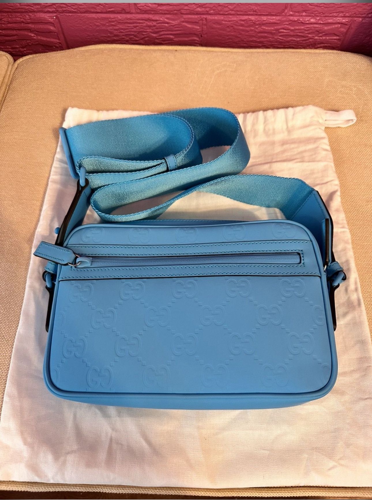 Gucci Rubber Mesager