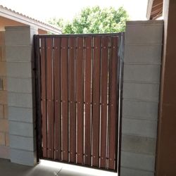 Gate