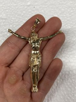10K Yellow Gold Jesus Pendant - 3.7 Grams 