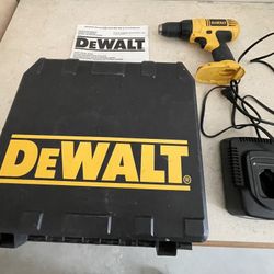 Dewalt Cordless Drill, Case and Battery Charger 