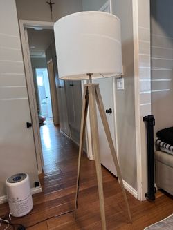 Floor lamp