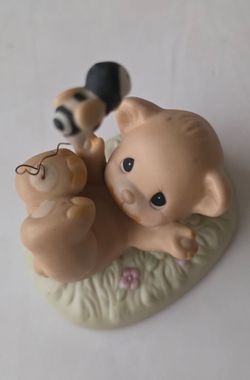 1998 Precious Moments "You're My Honey Bee" Bear Figurine