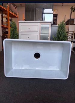 New White Ceramic 30in. Single Bowl Farmhouse Apron Kitchen Sink