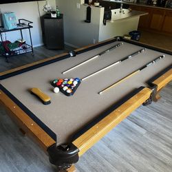 8ft Pool Table 