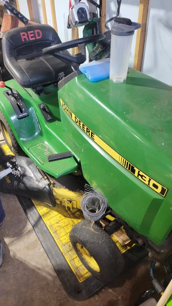 John Deere 130