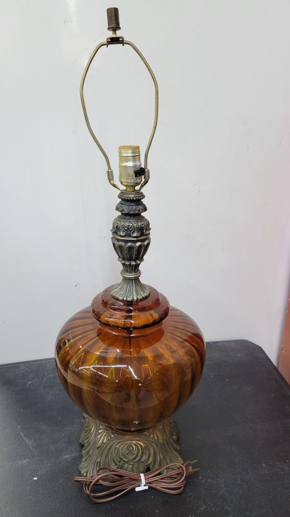 Vintage 1967 Mid Century Modern Amber Glass Table Lamp Hollywood Regency W/Bottom Globe