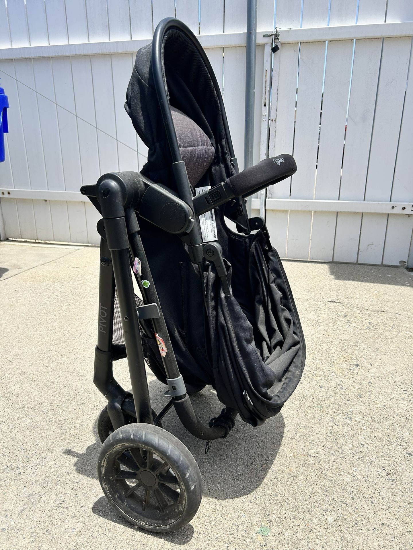 EvenFlo Pivot Baby Stroller