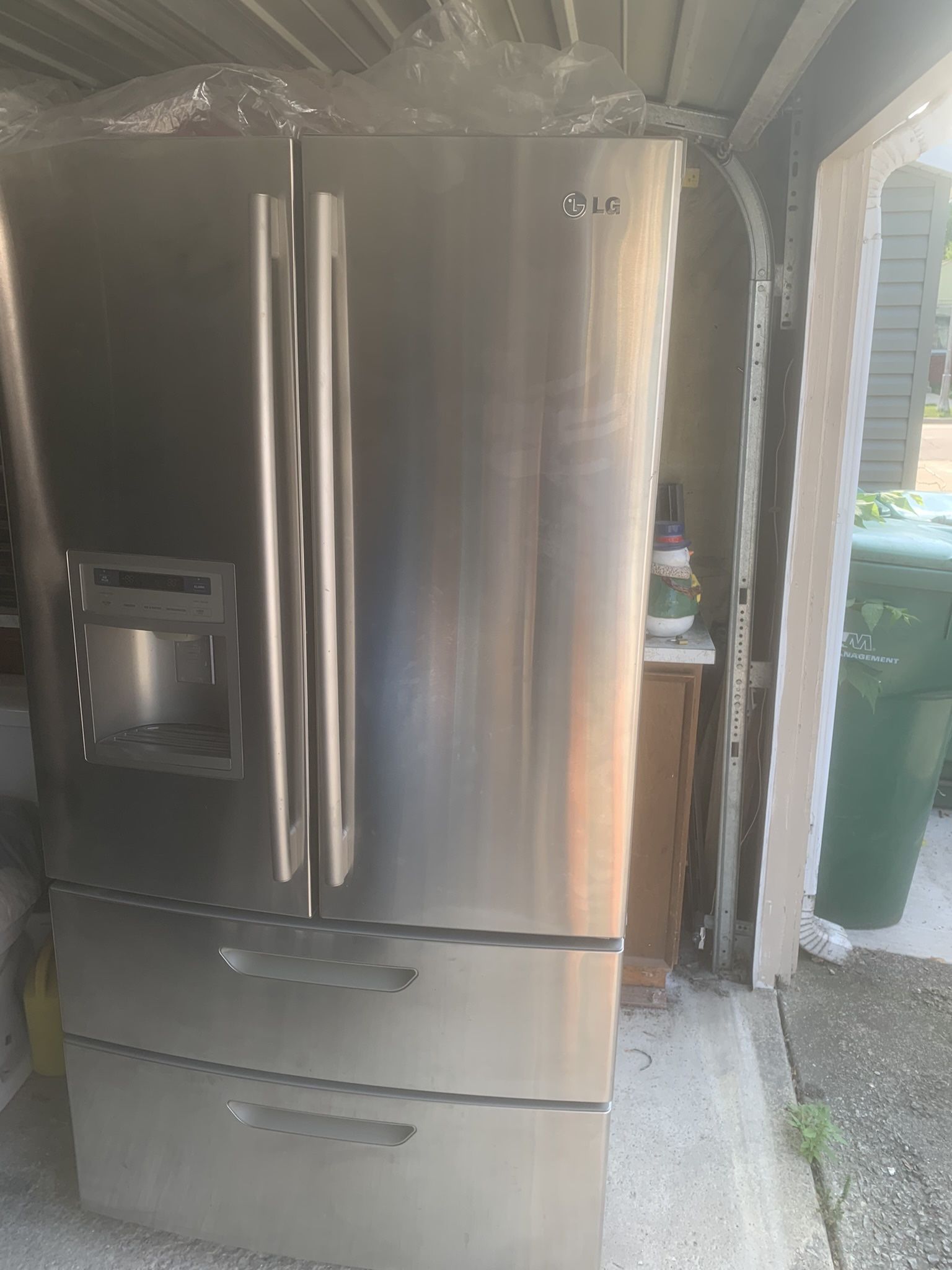 LG Refrigerator 4 Doors 