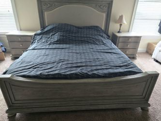 Gray wooden Bed Set 4 items