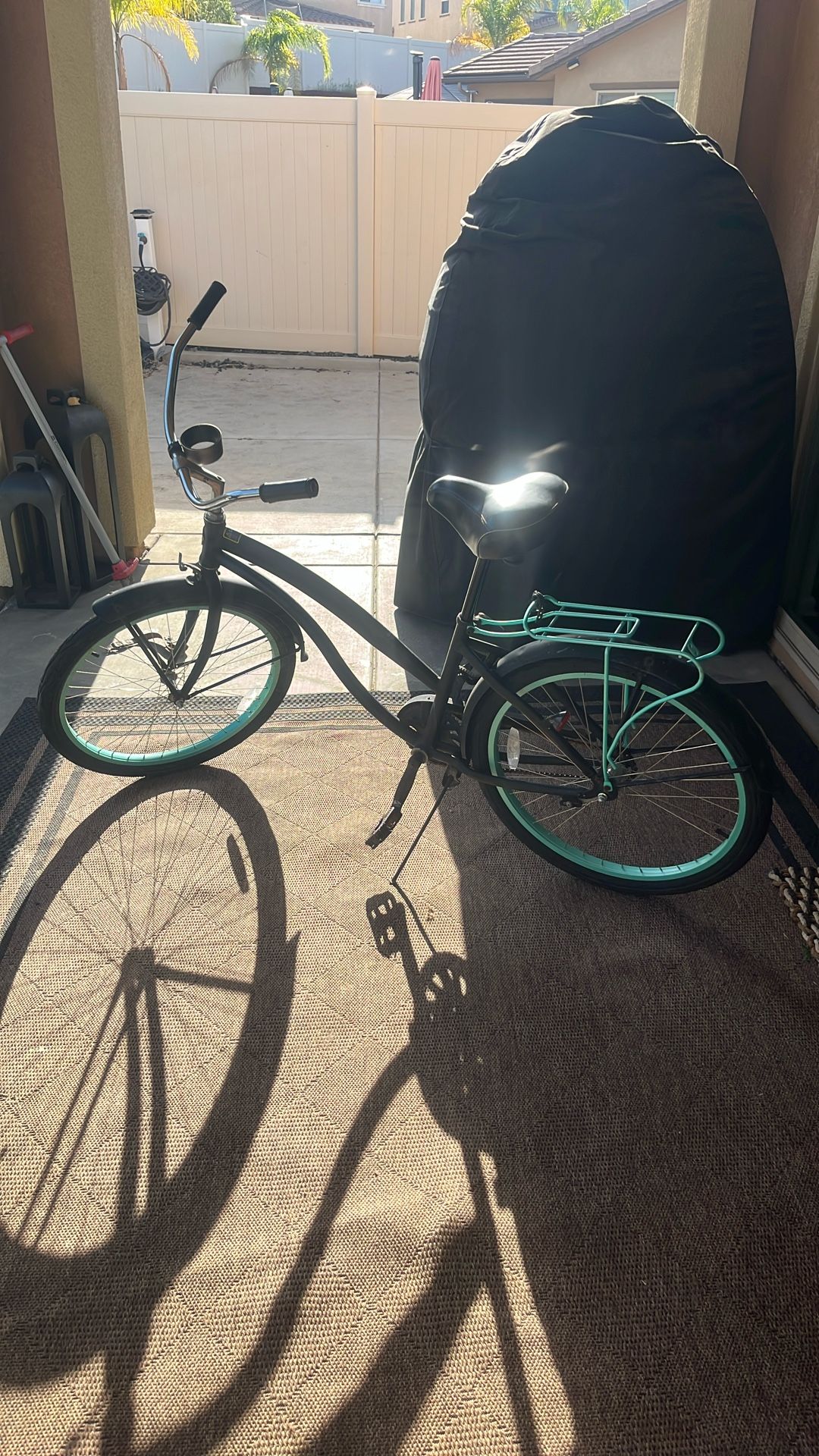 Firmstrong Bella Fashionista Woman's Beach Cruiser Bike.