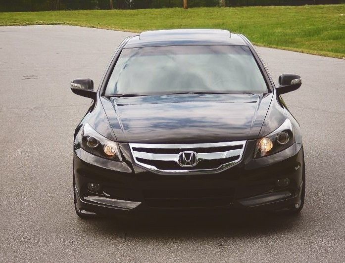Speed-sensing steering 2008 Honda Accord Traction control