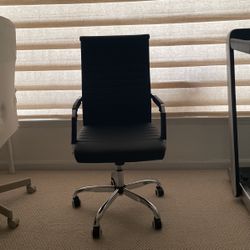 Black Office Chair With Wheels