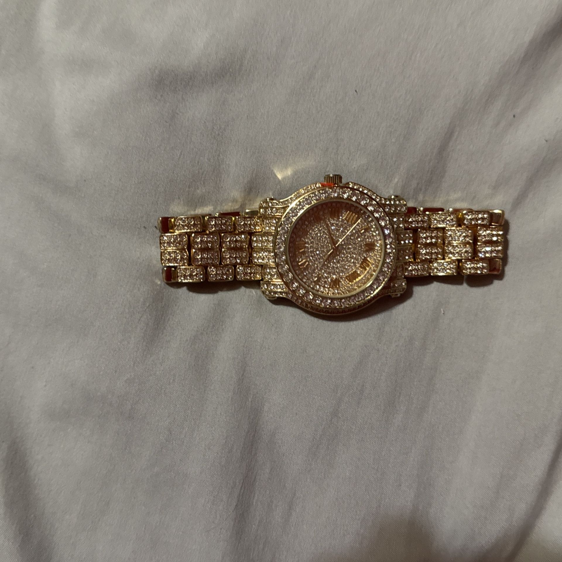Bling 🤑 | Golden Styled Watch With Gems