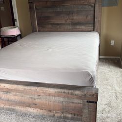 Queen Bed: Mattress, Frame, Headboard