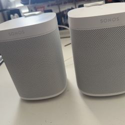 Sonos SL One Speakers With Wall Mount Kit Like New Condition!!