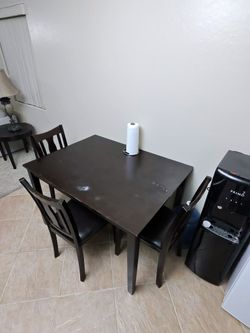 Kitchen table and Chairs