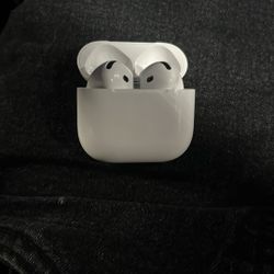 AirPods 4th Gen 
