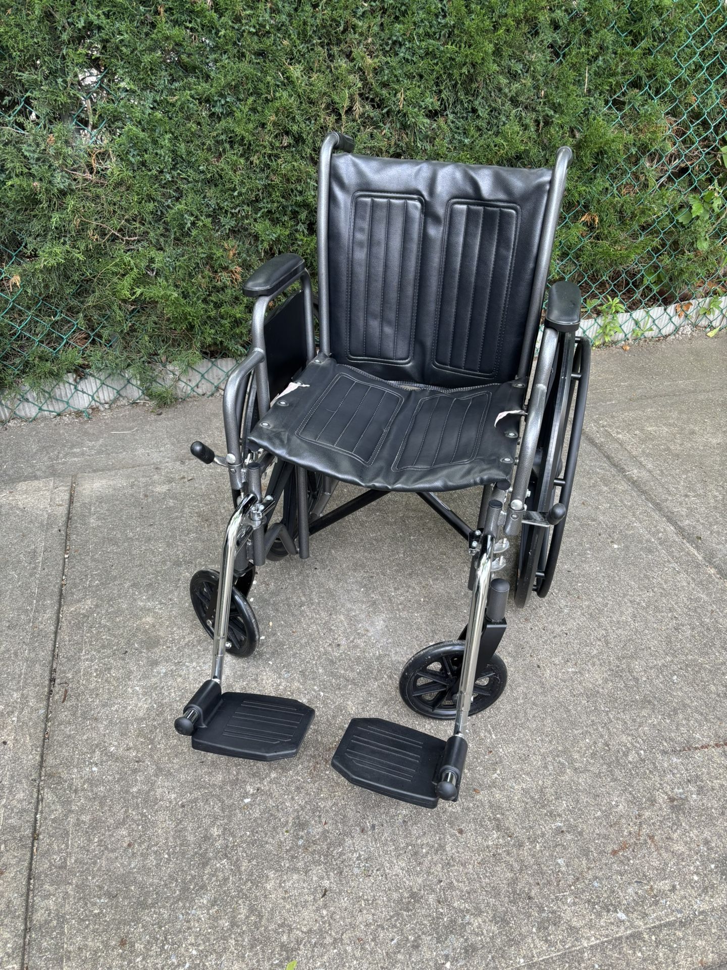 Cardinal Health Wheelchair (like New Condition)retail $398