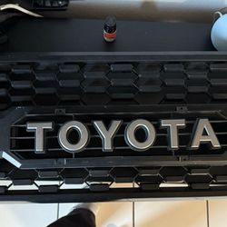 TRD Pro Grill 2016-2017 Tacoma