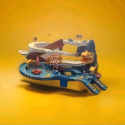 NETWAY Dinosaur Racetrack Playset for Kids  3 & Up Conveyor Belt System  5  Mini