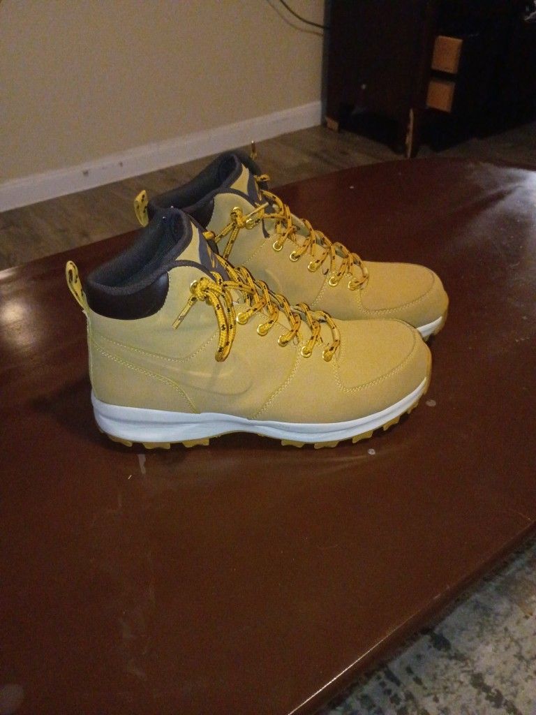 Nike Boots 