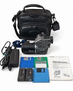 Sony Mavica MVC-FD95 Digital Still Camera Bundle