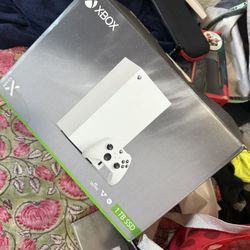 Xbox series X disk free . For trade or sale. 4 month old, Cloth still on