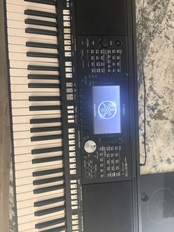 Yamaha PSR-S975 Keyboard