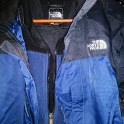 North Face 2 in 1 Winter Jacket $450 or buy them separately $150 Denali Fleece NWOT or $250 Cover jacket by itself NWOT,  pick up only