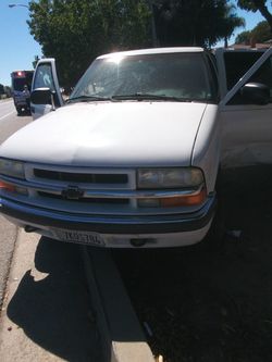 4 door 4×4 Chevy s10