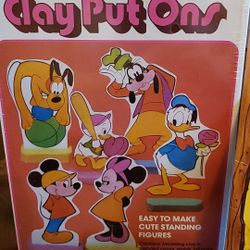 NIB VINTAGE WALT DISNEY CRAFTS