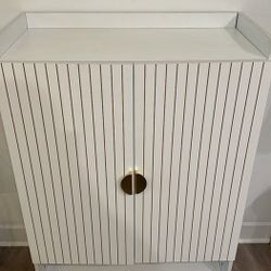 White and gold shoe organizer