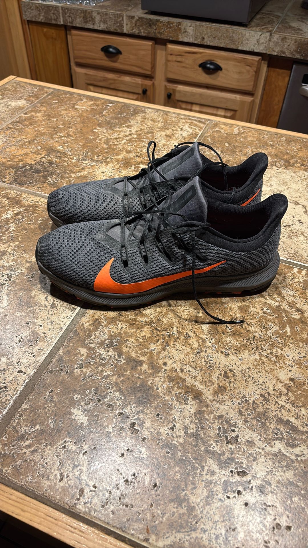New Nike tennis Shoes/ Mens Size 13