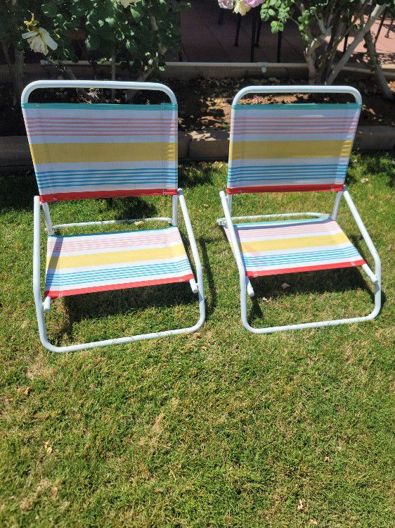2 BEACH CHAIRS $20 FOR BOTH GILBERT AND RAY RD.  CHECK ALL MY OFFERS. 