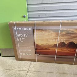 Hd383 70” Samsung smart 4k led Uhd tv floor model 