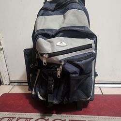 Everest Rolling Backpack