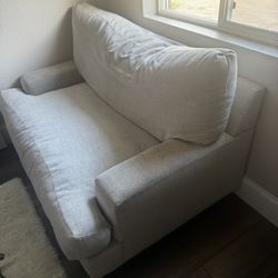 Loveseat/small Couch