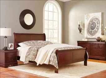 Queen Size Solid Wood Mahogany Sleigh Bedroom Set