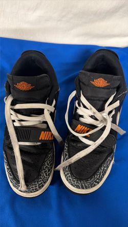 Nike Air Jordan Sneakers Black Orange 7y boys youth elephant pattern basketball  shoes