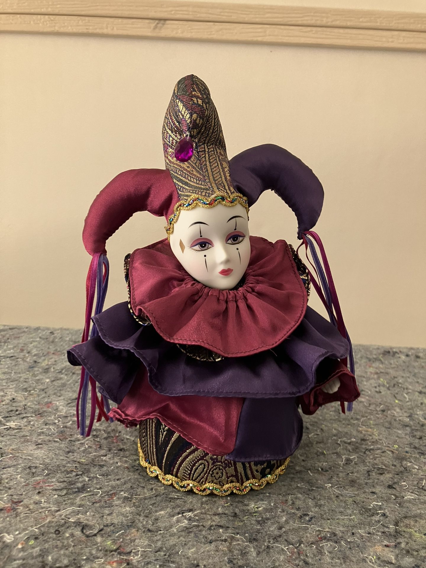 Porcelain Jesper Clown - Music Box