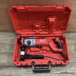 Milwaukee Rotary Hammer 8 Amp Corded 1 in. SDS D-HANDLE 