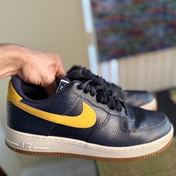 Nike Air Force 1 low Michigan university gold size 11.5 men’s cool 😎