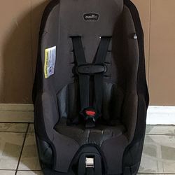 LIKE NEW EVENFLO CONVERTIBLE CAR SEAT!!!!