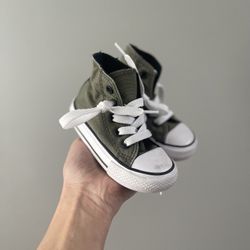 CONVERSE High top Toddler Size 5