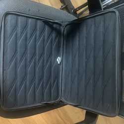 Thule Laptop Case 15x11”