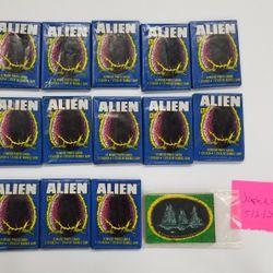 13 sealed Rare 1979 Aliens trading card wax packs plus extras