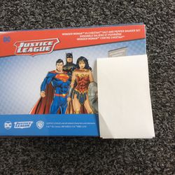NEW Justice League Salt & Pepper Shakers
