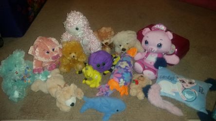 Stuffed animal mixture lot