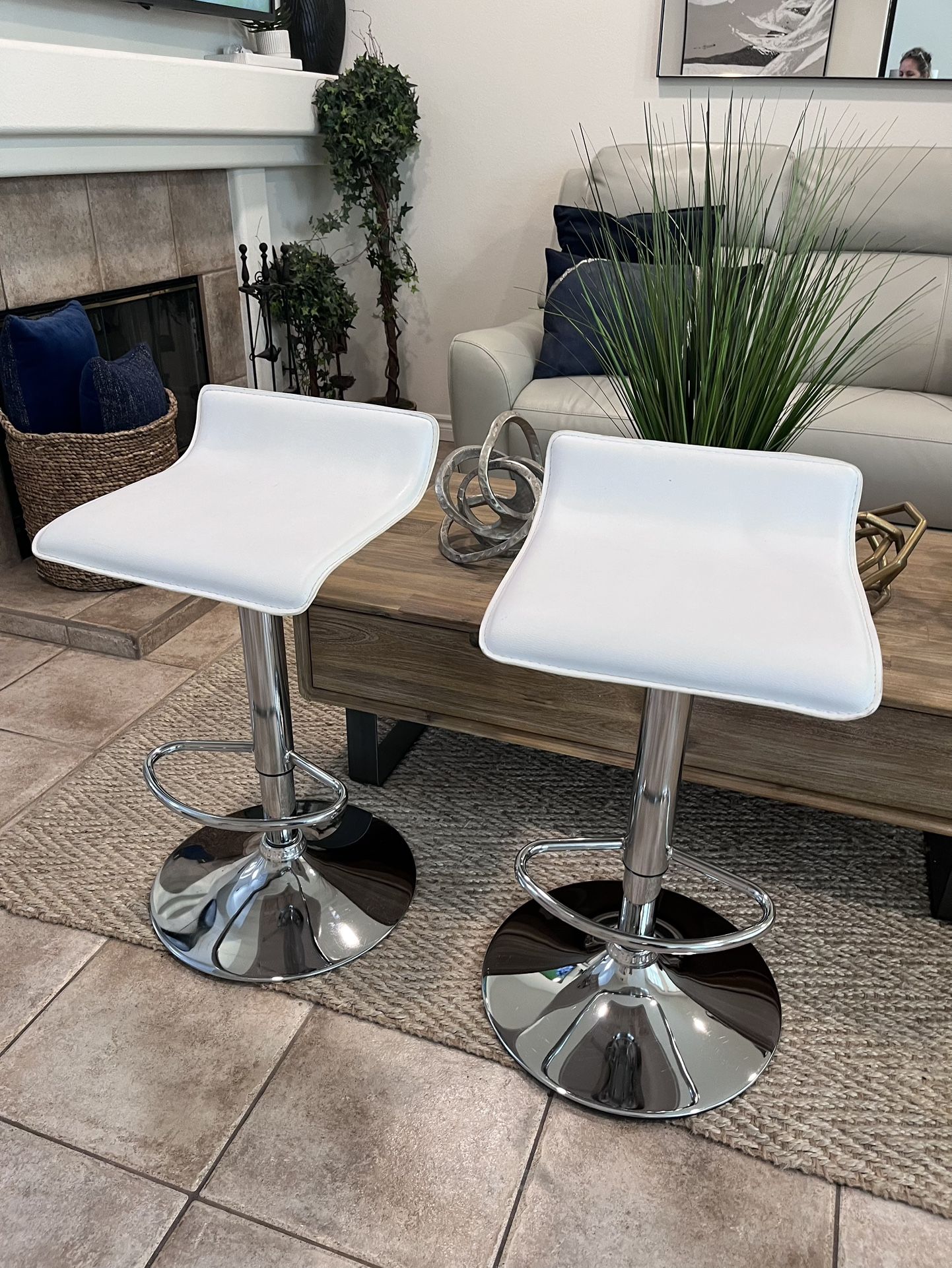 Set of 2 - Barstool, Adjustable Swivel Bar Stools - White with PU Leather and Chrome Base