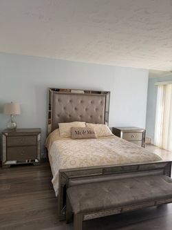 Queen bed set